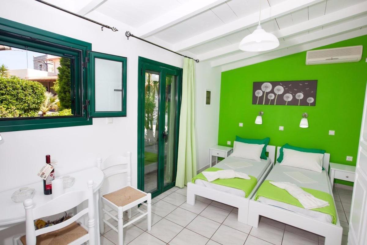 Athina Apartments Stoúpa Exterior photo